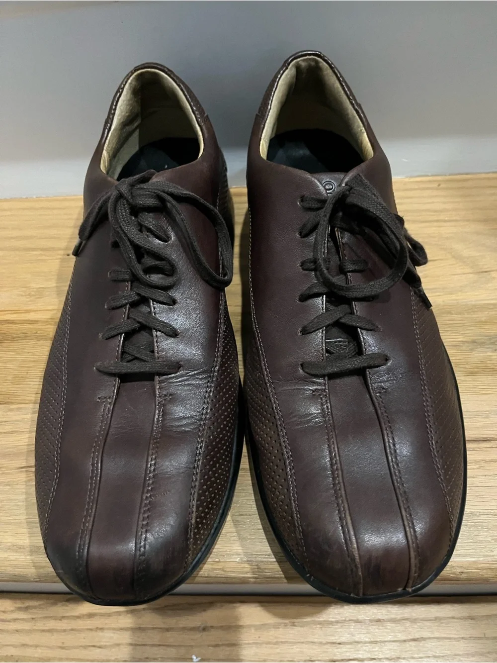 Aetrex Men's Dark Brown Leather Lace-Up Derby Sneakers